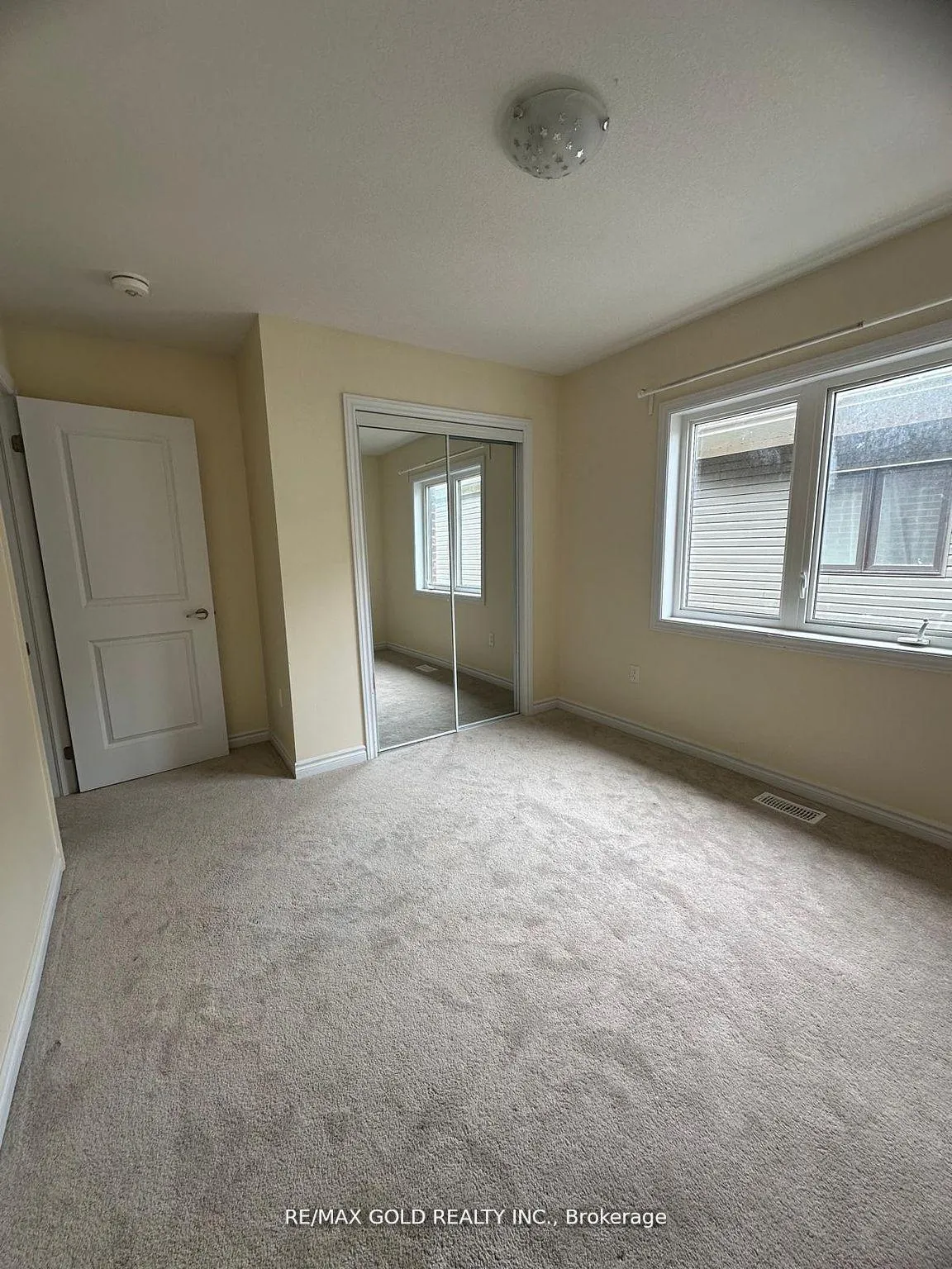 Photo 28 of 121 Explorer Way, Thorold, Rolling Meadows — HOMEH