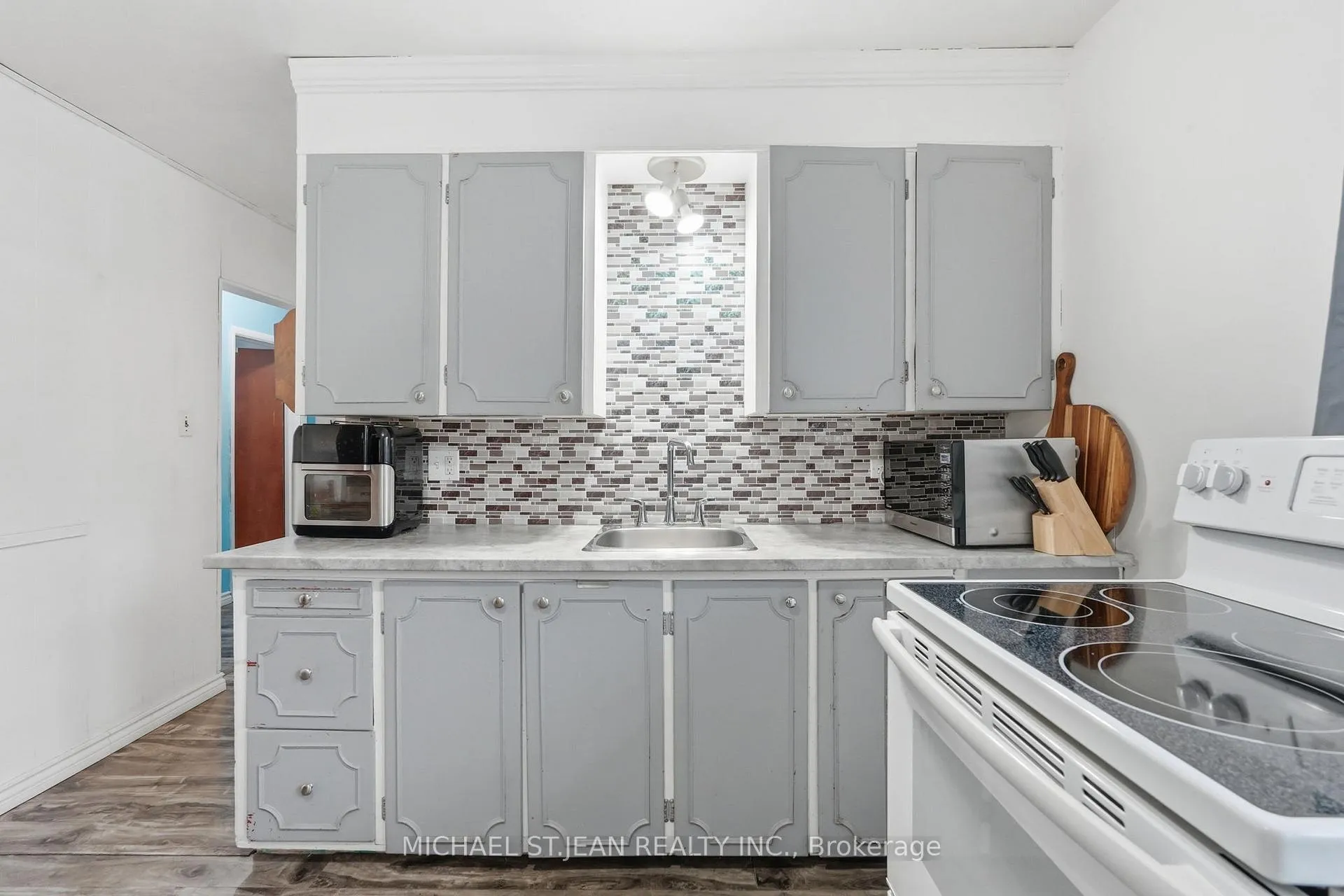 Photo 10 of 354 McNeilly Road, Hamilton, Lakeshore — HOMEH