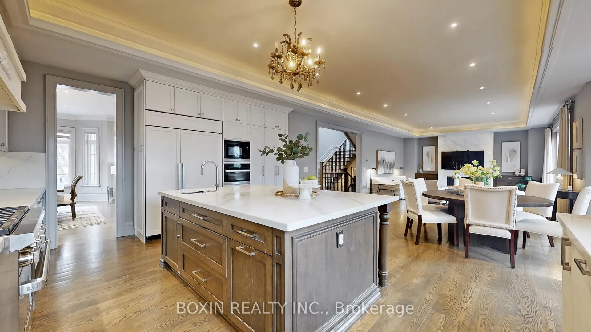 Photo 12 of 11 Tremont Crescent, North York, Banbury-Don Mills — HOMEH