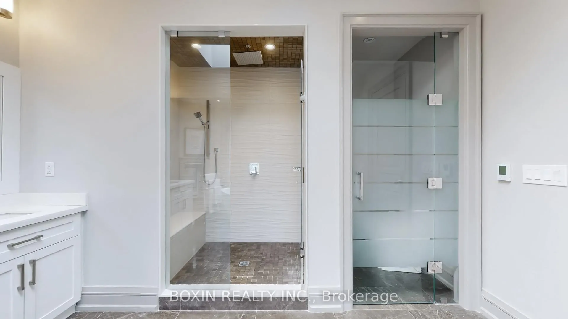 Photo 24 of 11 Tremont Crescent, North York, Banbury-Don Mills — HOMEH