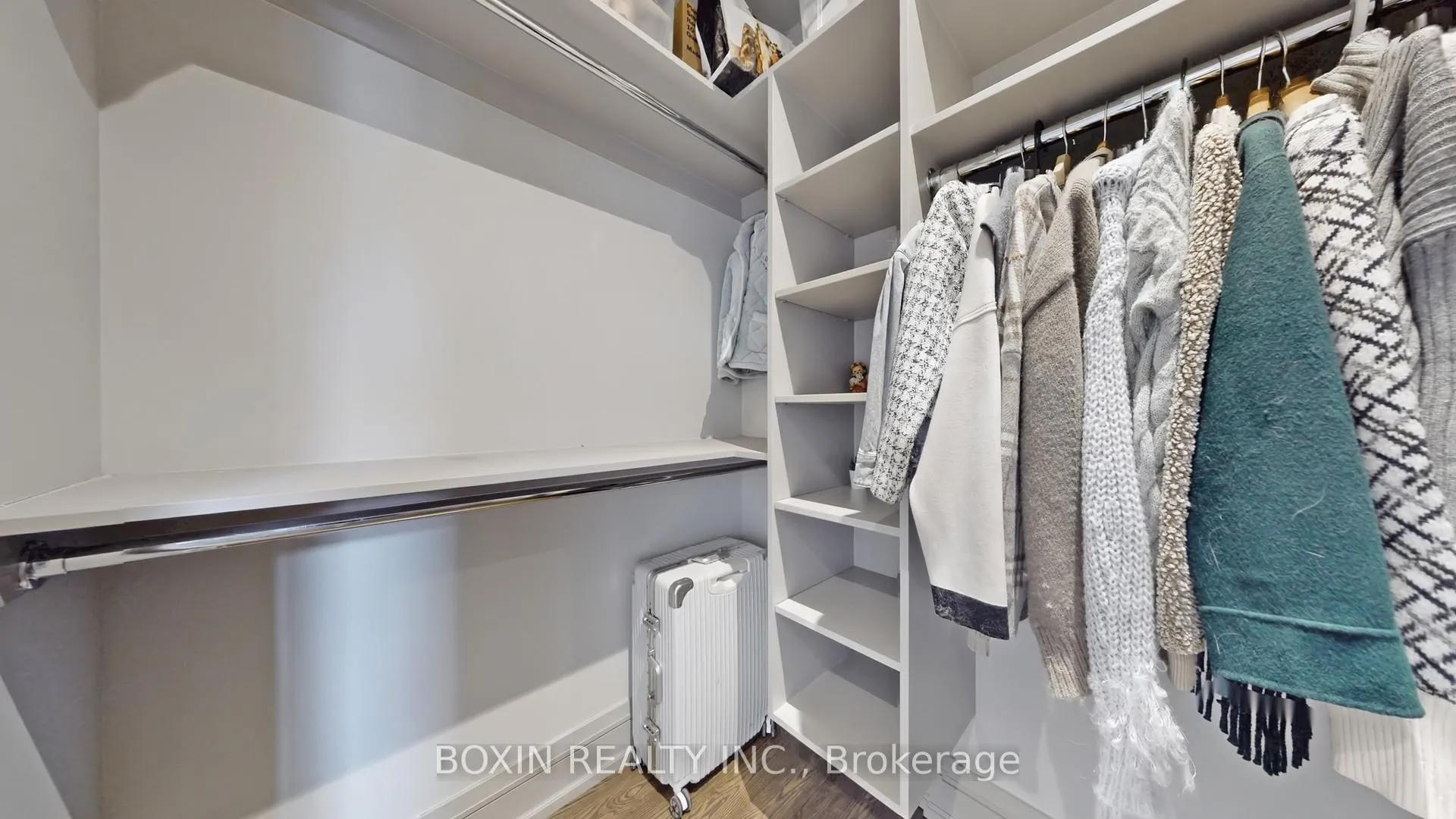 Photo 28 of 11 Tremont Crescent, North York, Banbury-Don Mills — HOMEH