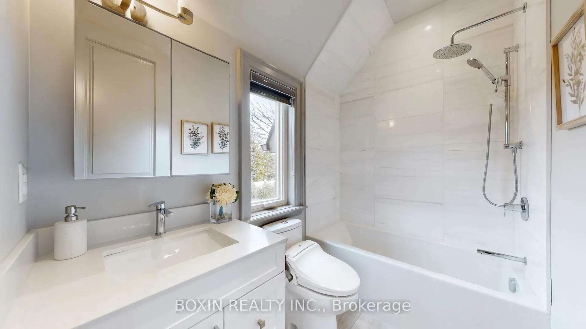 Photo 29 of 11 Tremont Crescent, North York, Banbury-Don Mills — HOMEH