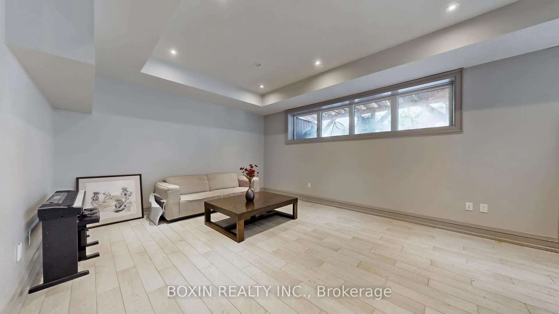 Photo 38 of 11 Tremont Crescent, North York, Banbury-Don Mills — HOMEH