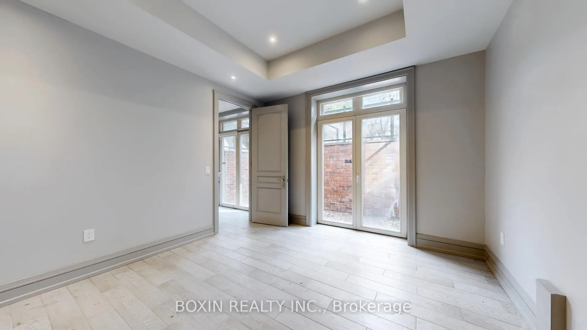 Photo 39 of 11 Tremont Crescent, North York, Banbury-Don Mills — HOMEH