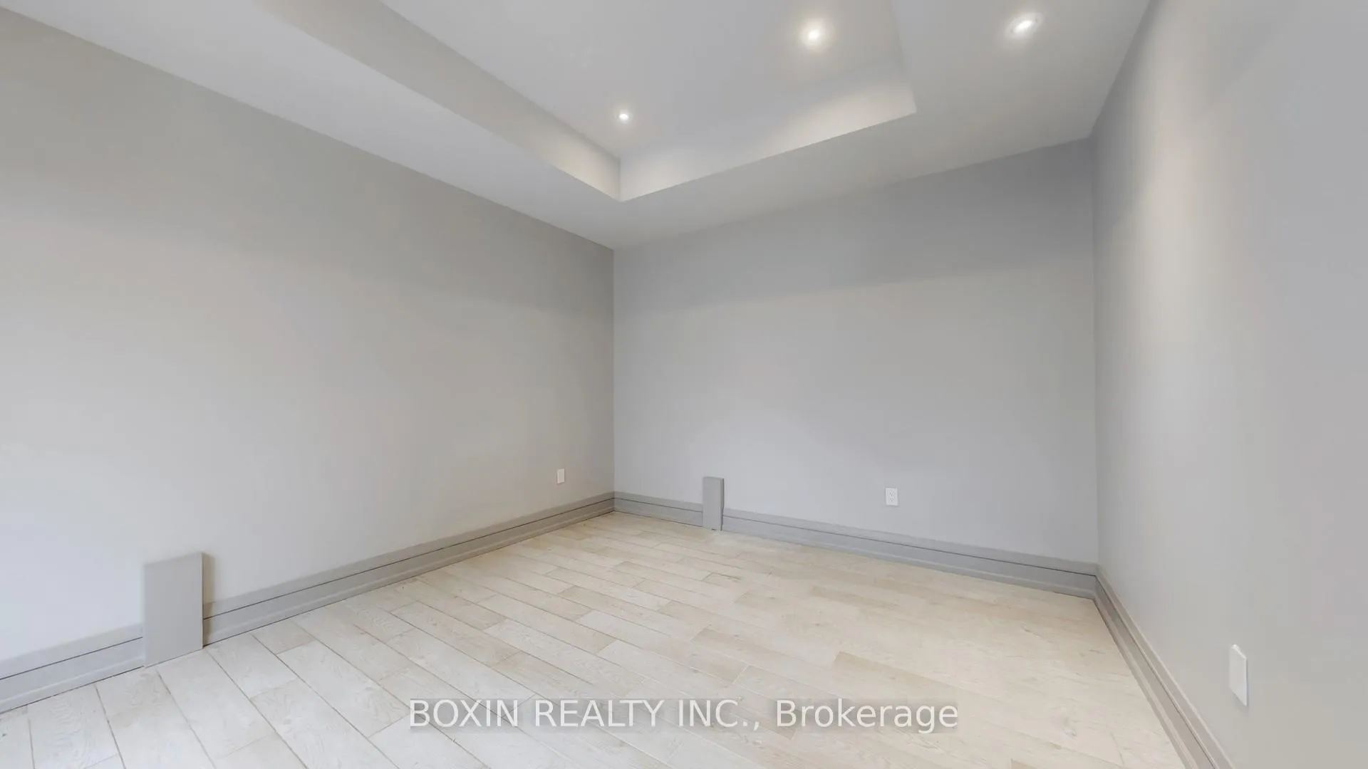 Photo 40 of 11 Tremont Crescent, North York, Banbury-Don Mills — HOMEH