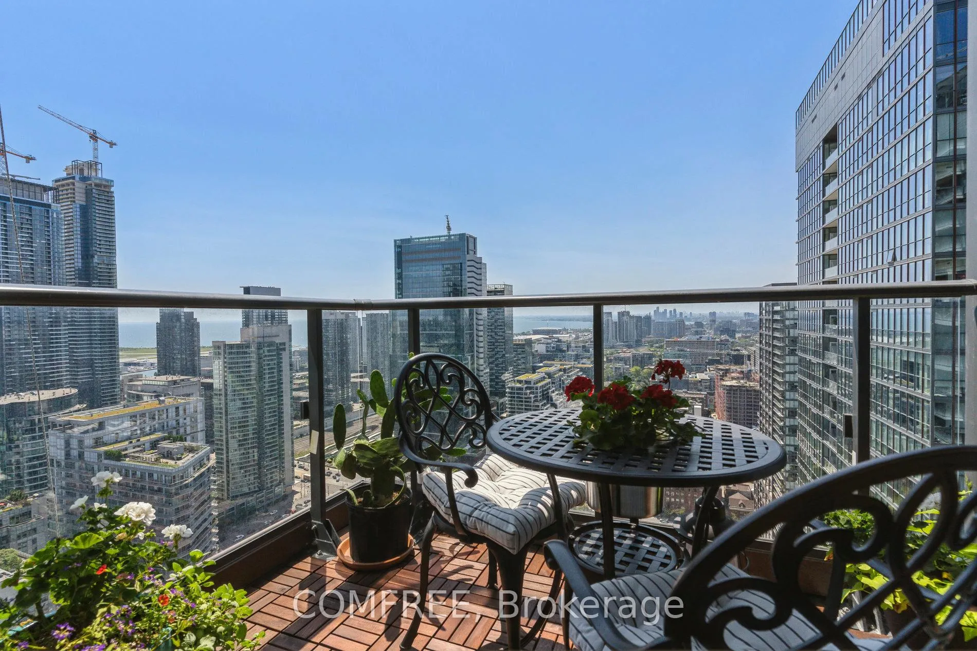 Photo 3 of Unit 4102, 55 Mercer Street, Toronto, Waterfront Communities — HOMEH