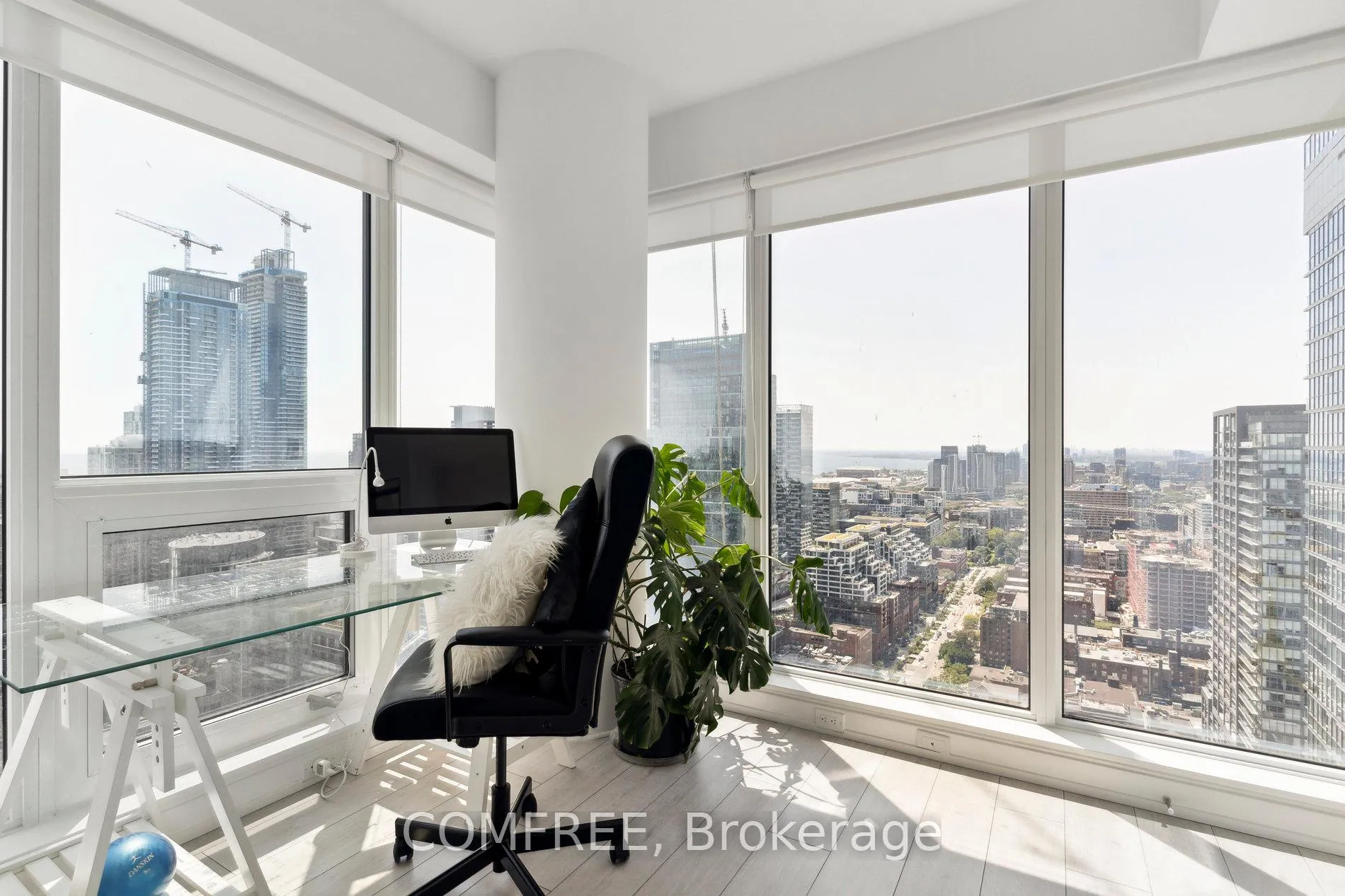 Photo 12 of Unit 4102, 55 Mercer Street, Toronto, Waterfront Communities — HOMEH