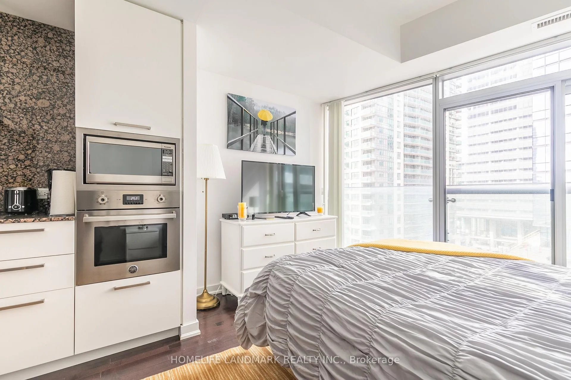 Photo 4 of Unit 508, 12 York Street, Toronto, Waterfront Communities — HOMEH