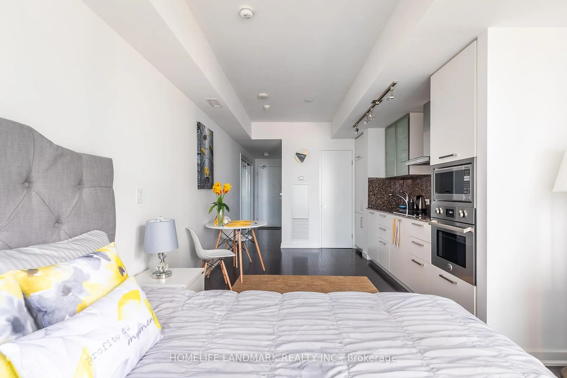 Photo 10 of Unit 508, 12 York Street, Toronto, Waterfront Communities — HOMEH