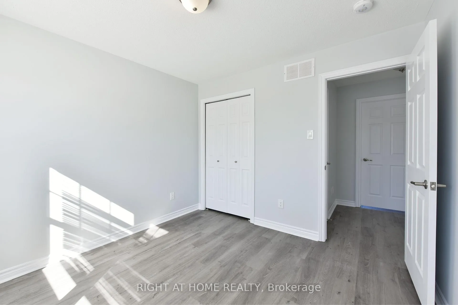 Photo 20 of 598 Malahat Way, Ottawa, Kanata - Emerald Meadows/Trailwest — HOMEH