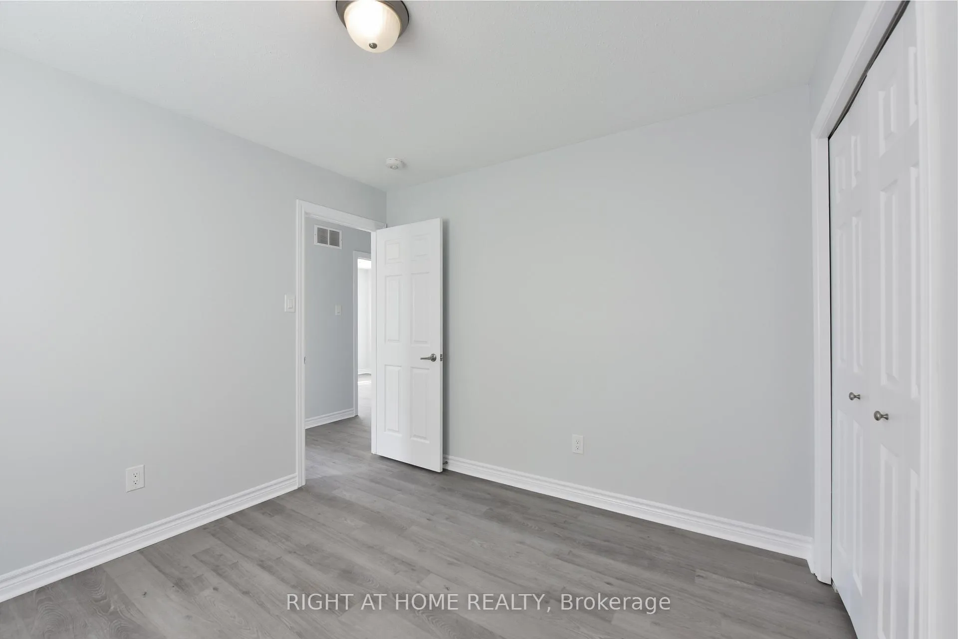 Photo 22 of 598 Malahat Way, Ottawa, Kanata - Emerald Meadows/Trailwest — HOMEH