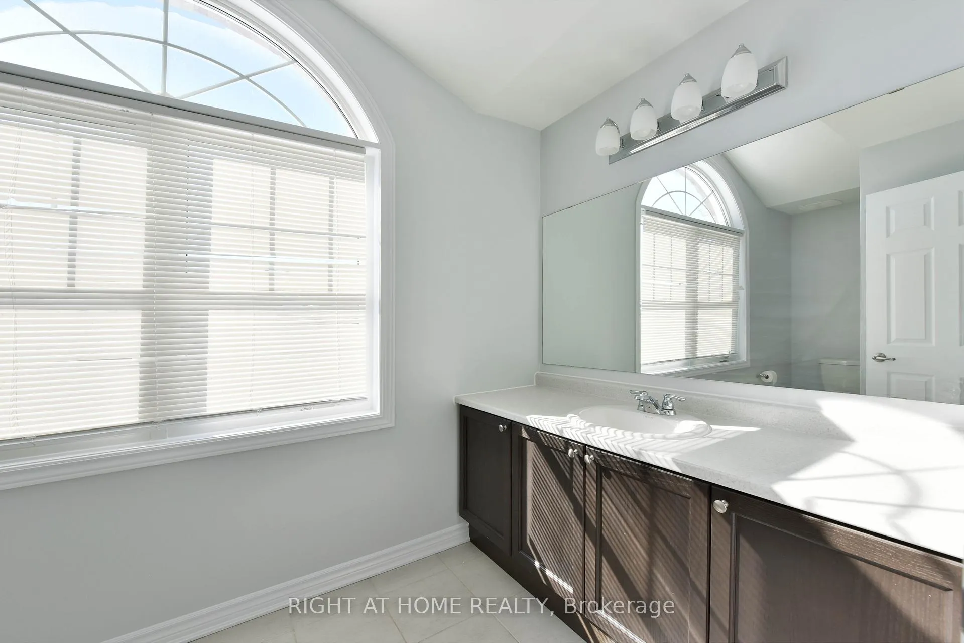 Photo 23 of 598 Malahat Way, Ottawa, Kanata - Emerald Meadows/Trailwest — HOMEH