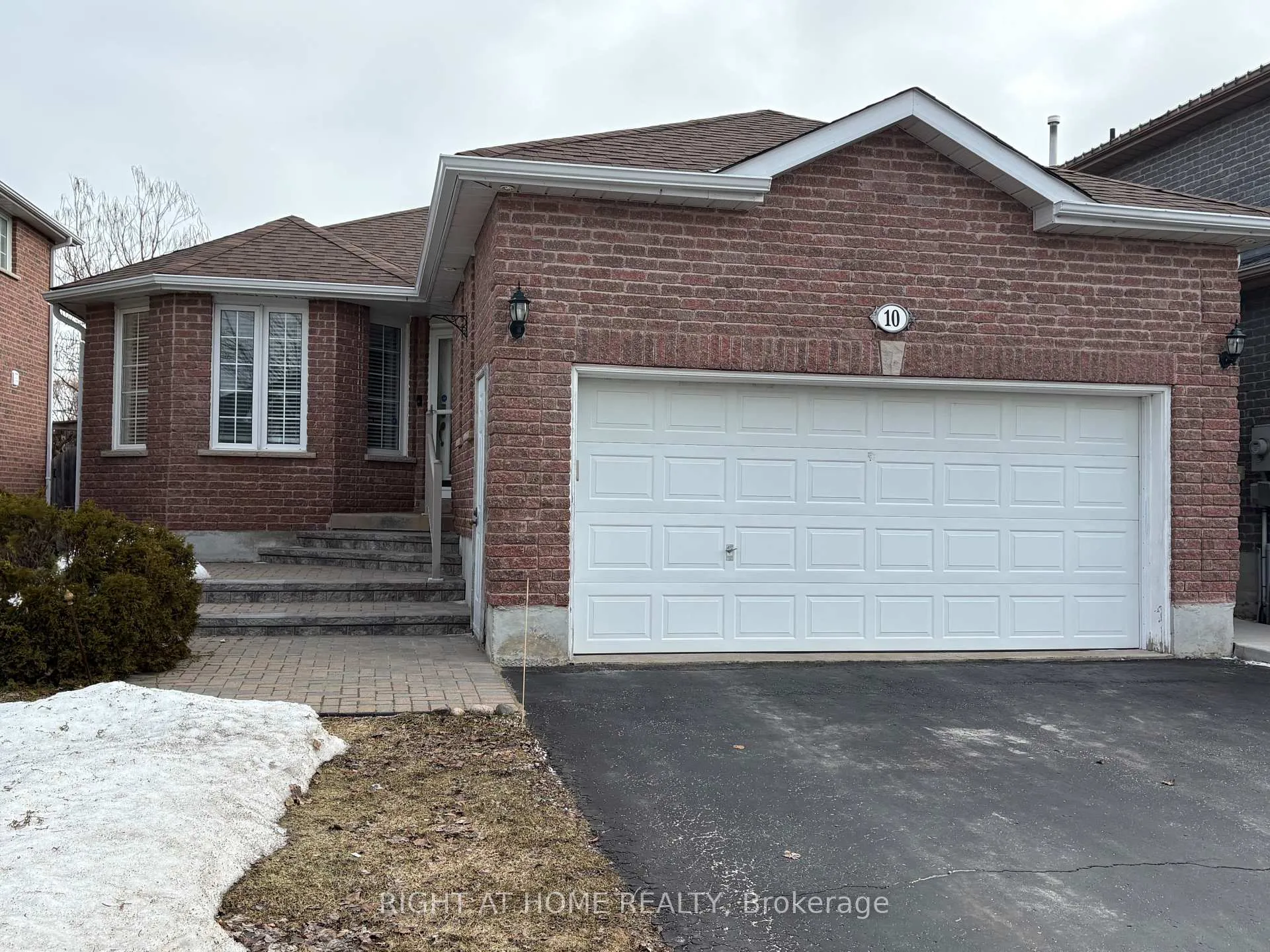 Photo 1 of 10 Stephanie Lane, Barrie, Painswick South — HOMEH