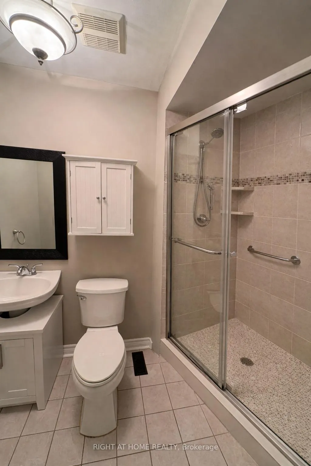 Photo 13 of 10 Stephanie Lane, Barrie, Painswick South — HOMEH