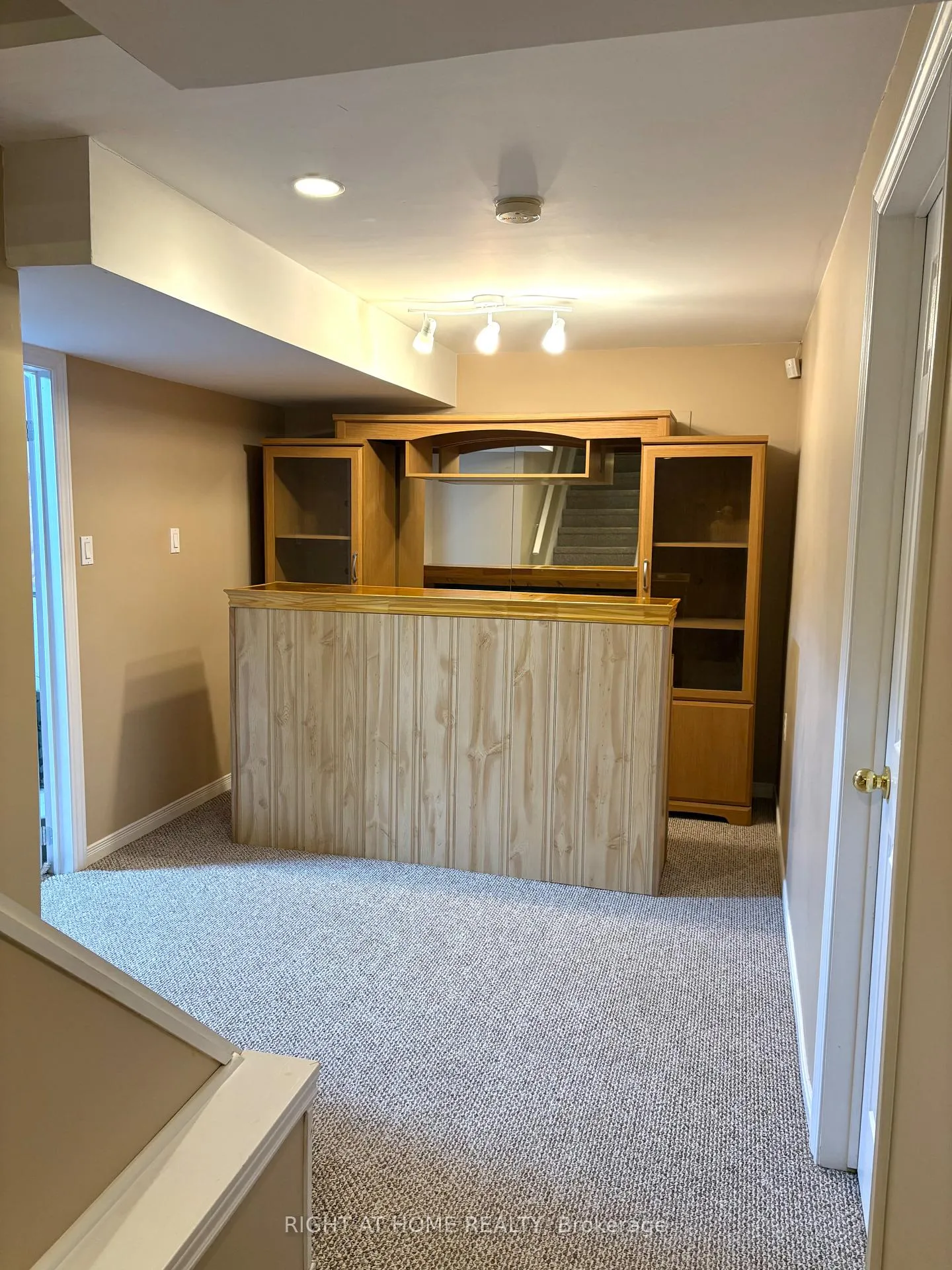 Photo 15 of 10 Stephanie Lane, Barrie, Painswick South — HOMEH