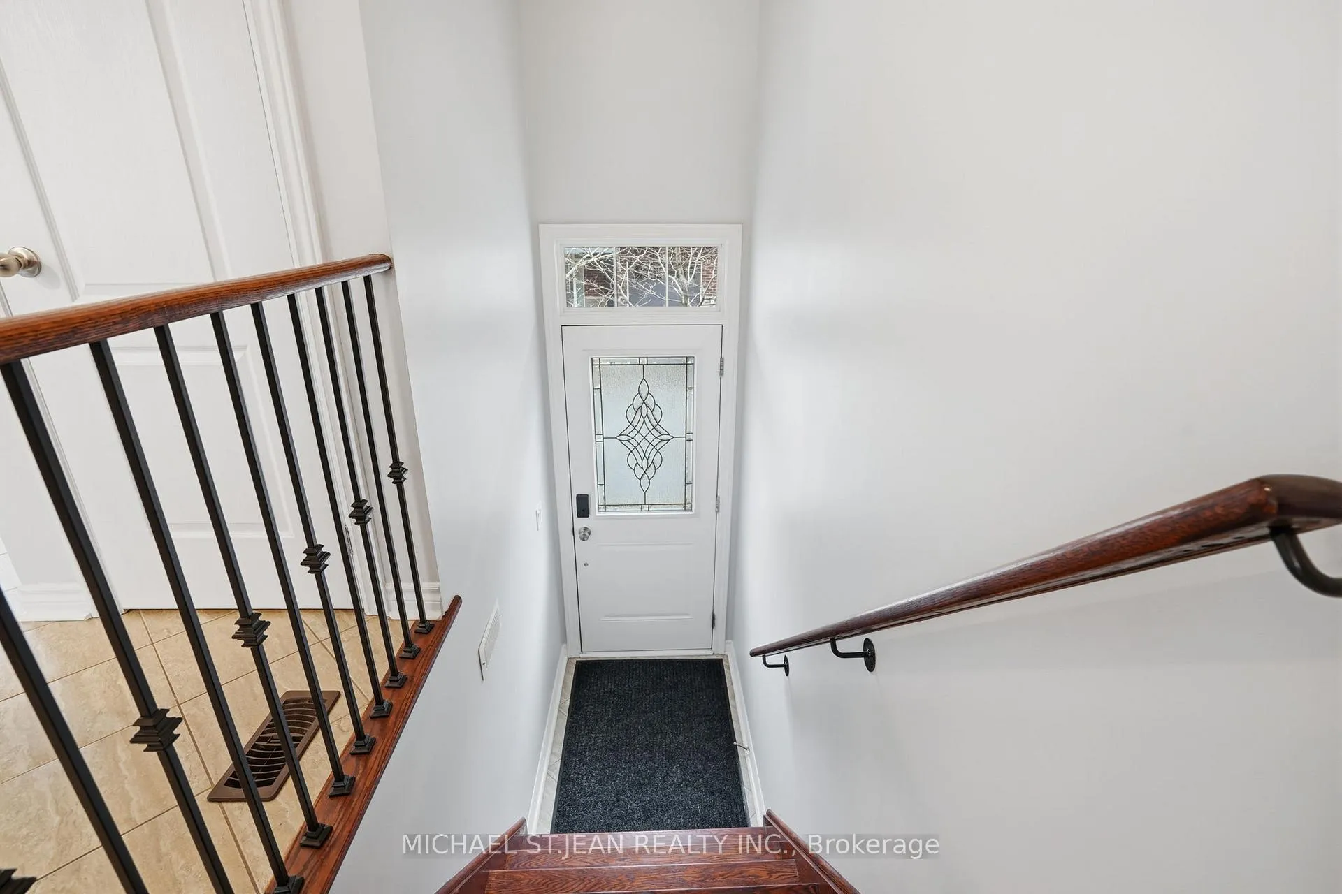Photo 5 of 2358 Treversh Common, Burlington, Freeman — HOMEH