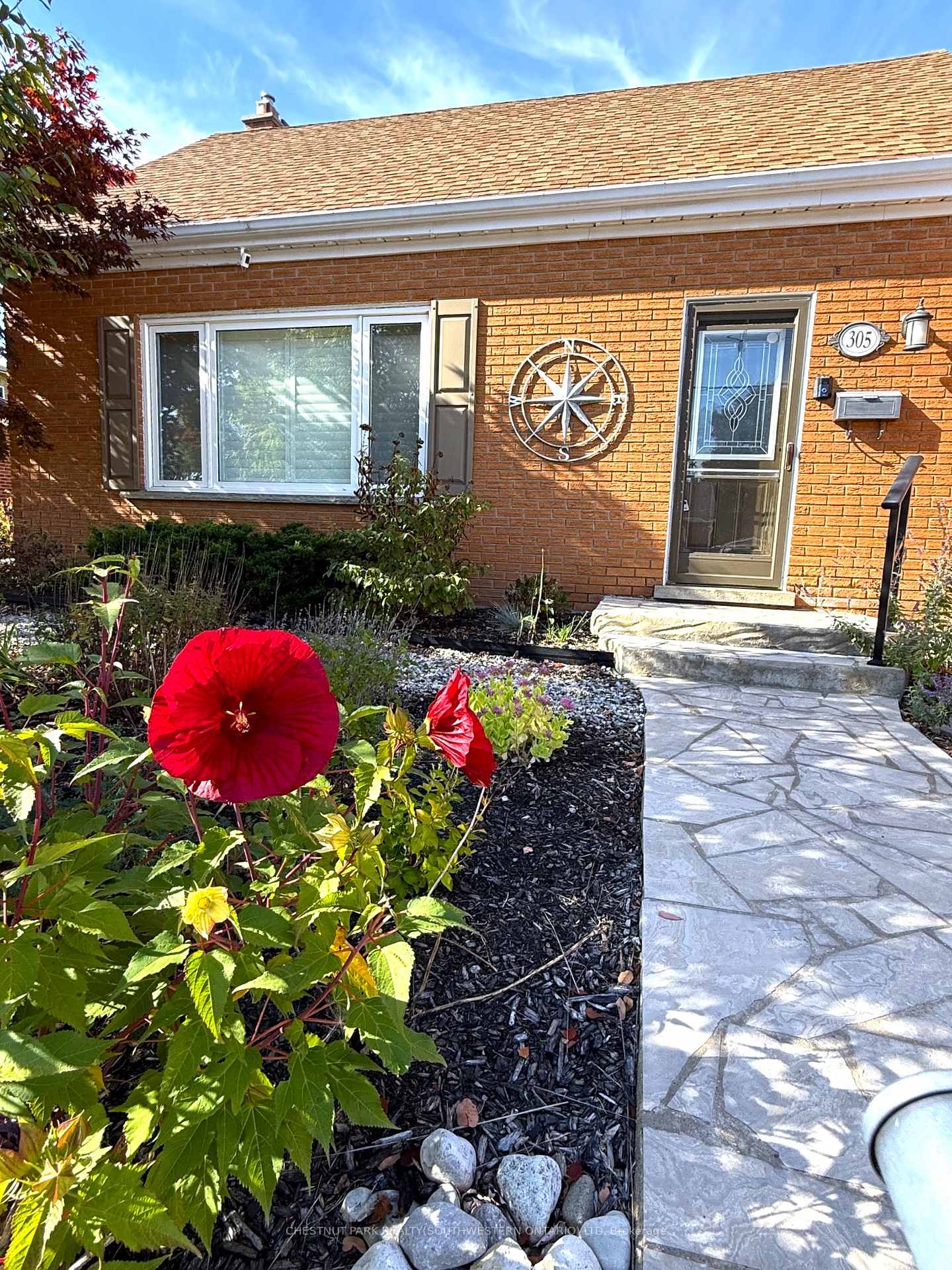 Photo 3 of 305 St Leger Street, Kitchener — HOMEH