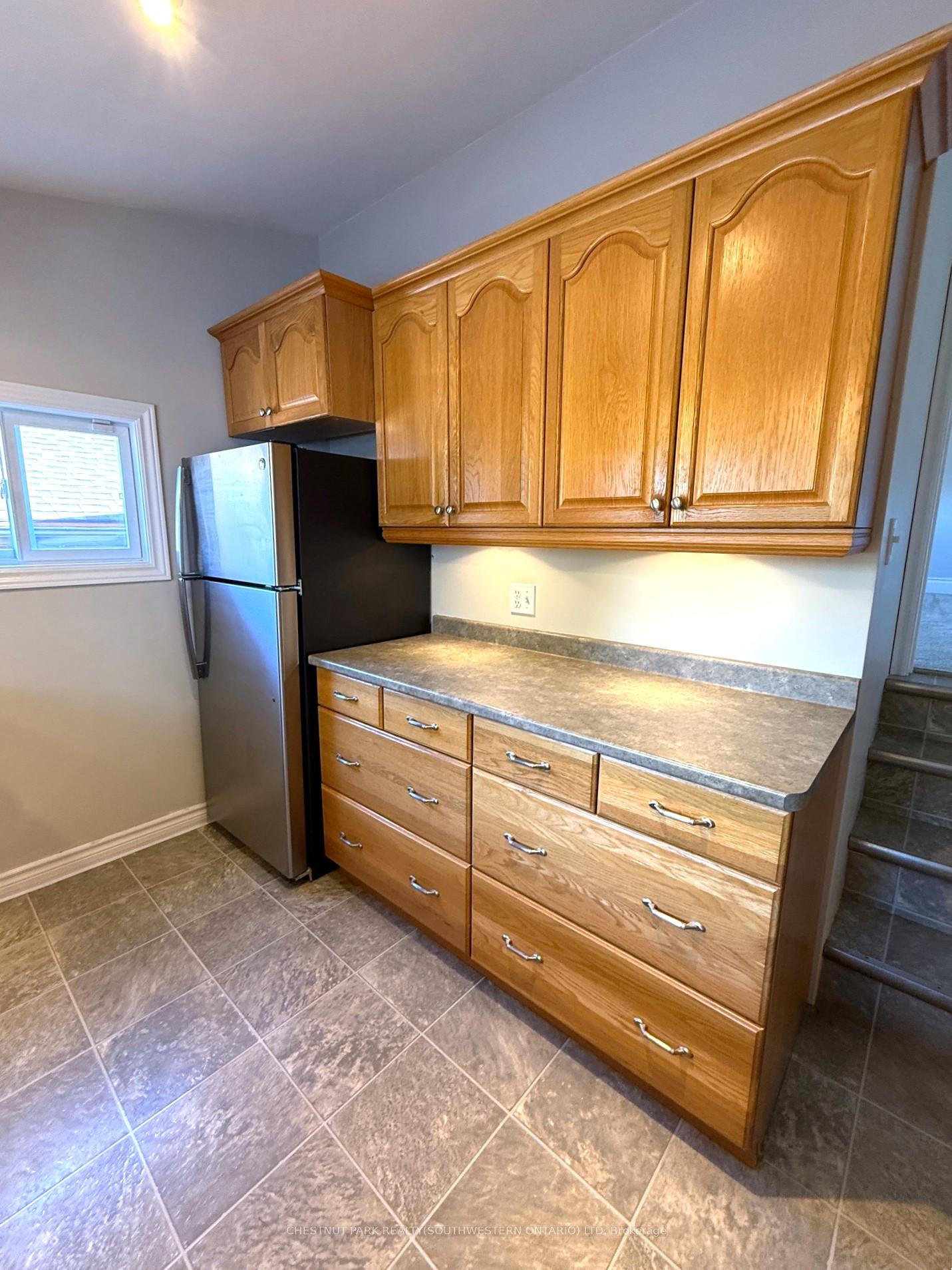 Photo 6 of 305 St Leger Street, Kitchener — HOMEH