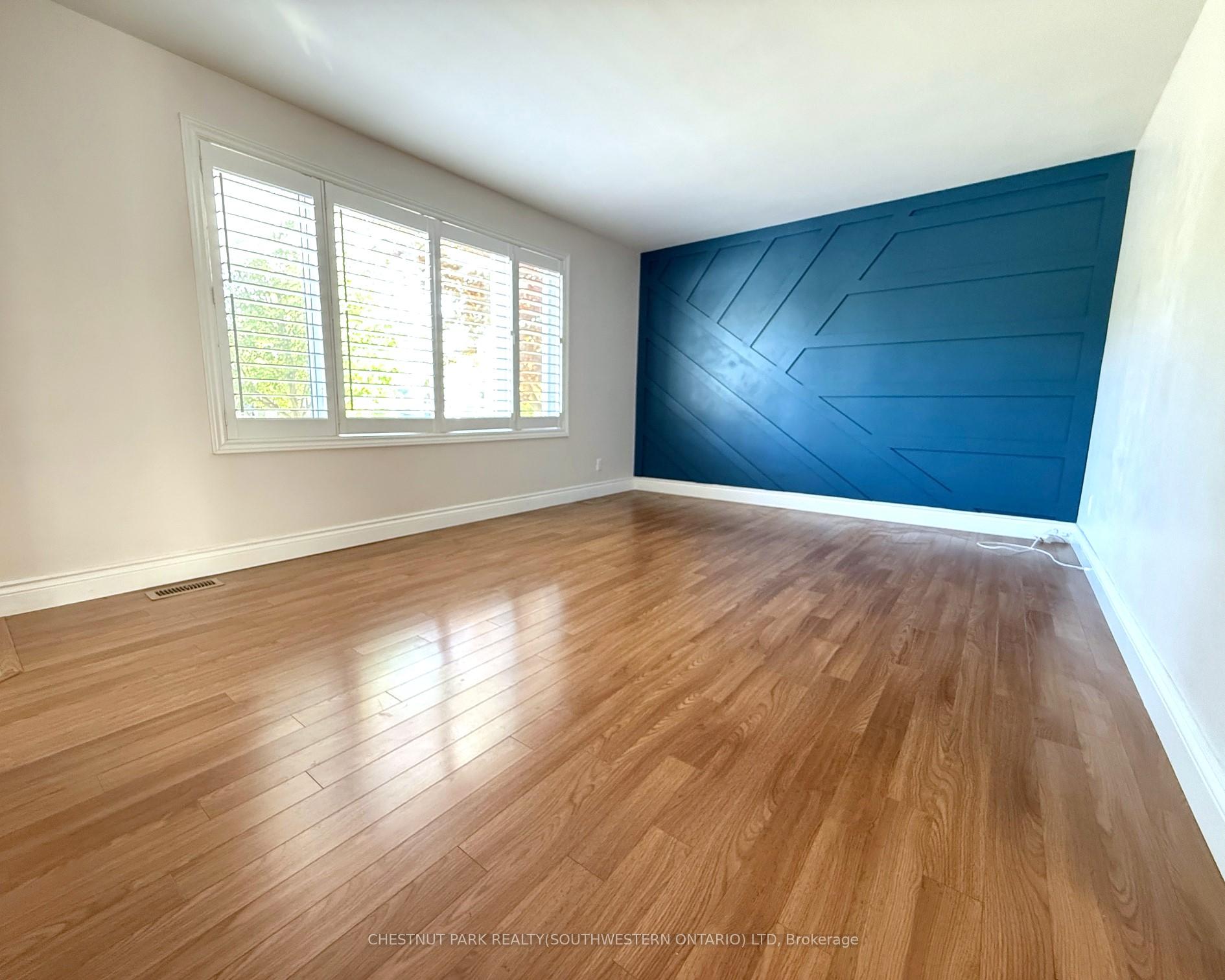 Photo 9 of 305 St Leger Street, Kitchener — HOMEH