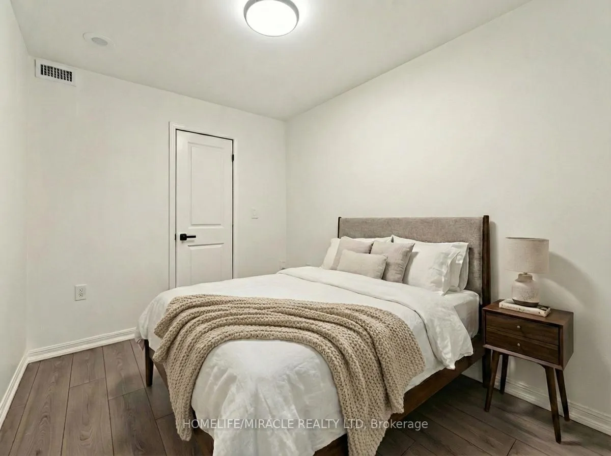 Photo 12 of Unit 103, 125 Western Battery Road, Toronto, Niagara — HOMEH