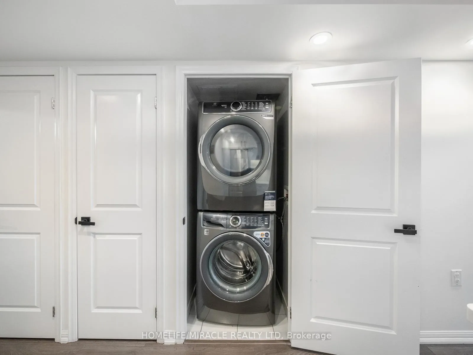Photo 18 of Unit 103, 125 Western Battery Road, Toronto, Niagara — HOMEH