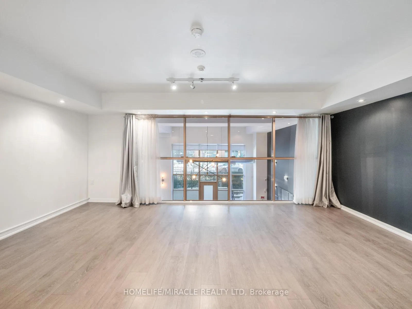 Photo 20 of Unit 103, 125 Western Battery Road, Toronto, Niagara — HOMEH