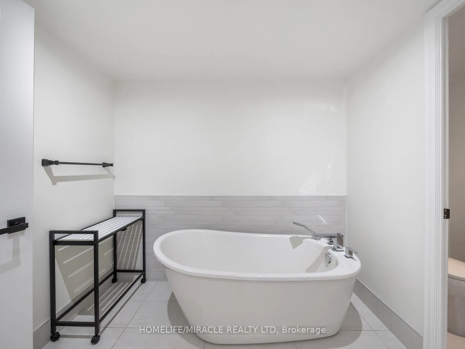Photo 28 of Unit 103, 125 Western Battery Road, Toronto, Niagara — HOMEH