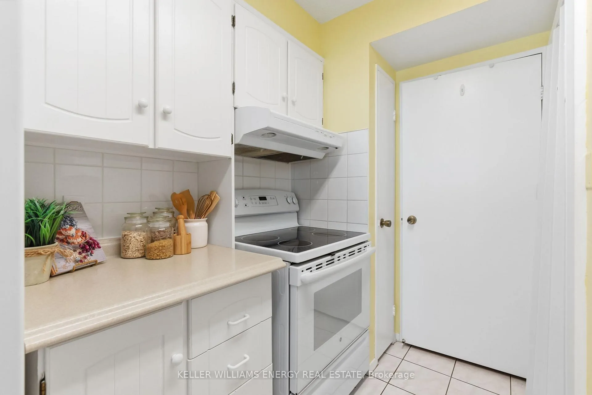 Photo 9 of Unit 432, 50 Richmond Street E, Oshawa, O'Neill — HOMEH