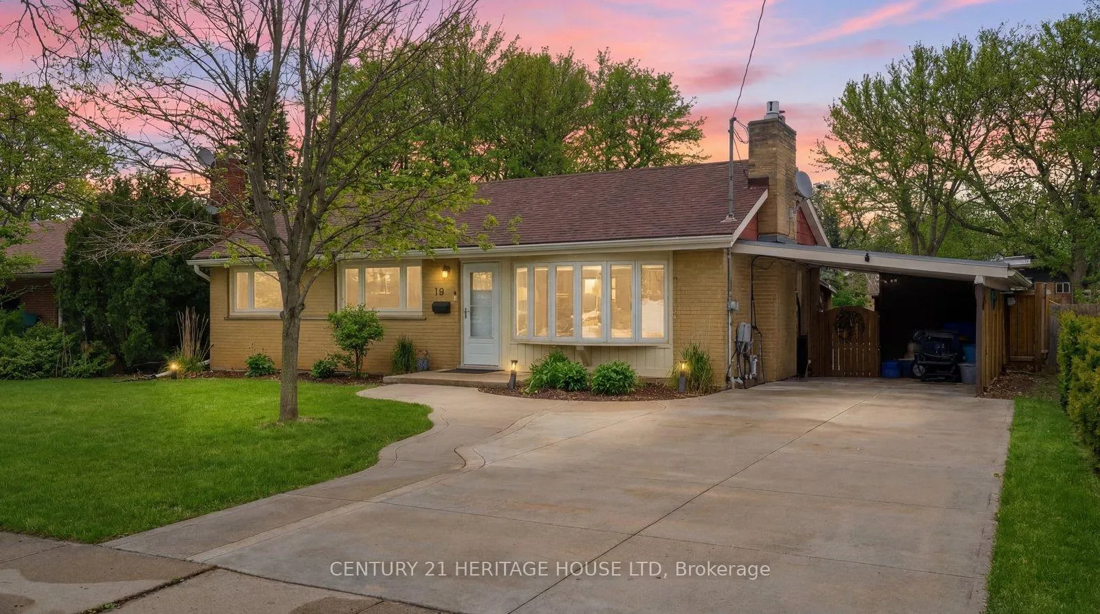 Photo 1 of 19 Hiram Road, Brant, Paris — HOMEH