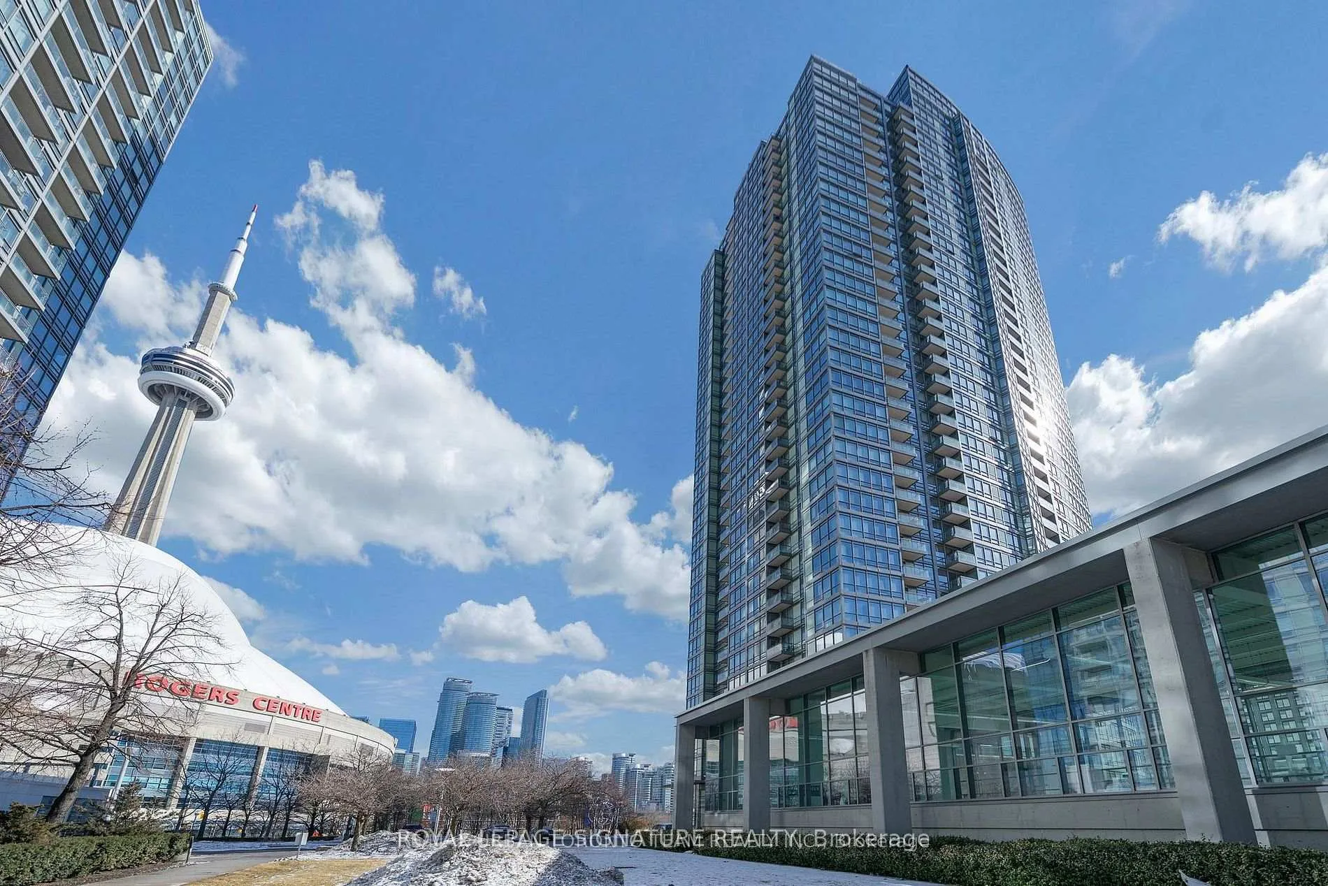 Photo 1 of Unit 2206, 5 Mariner Terrace, Toronto, Waterfront Communities — HOMEH