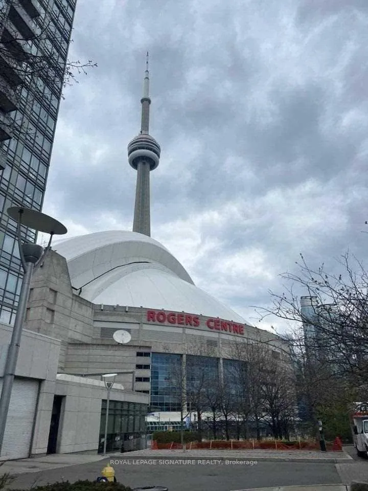 Photo 2 of Unit 2206, 5 Mariner Terrace, Toronto, Waterfront Communities — HOMEH