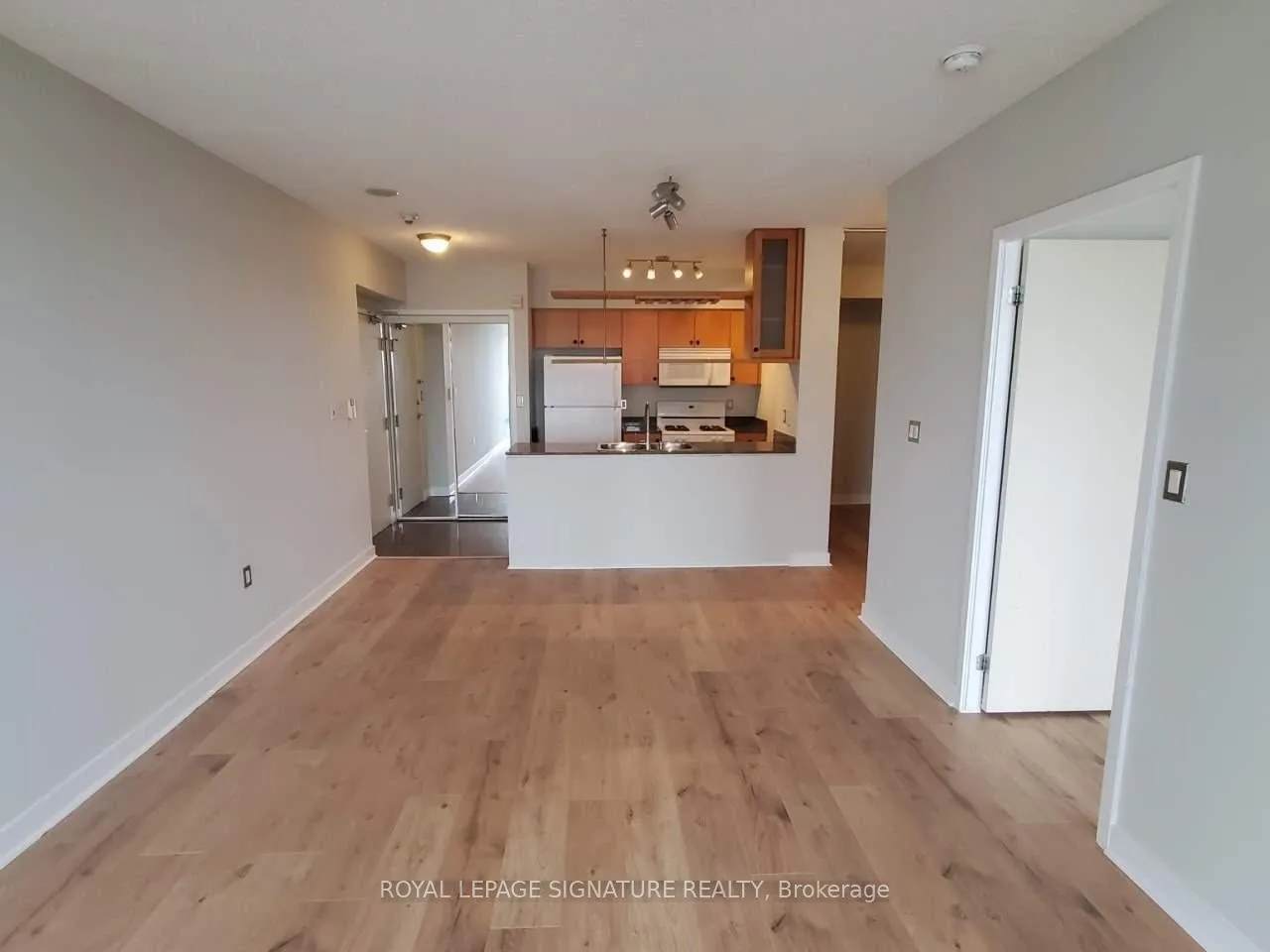 Photo 7 of Unit 2206, 5 Mariner Terrace, Toronto, Waterfront Communities — HOMEH