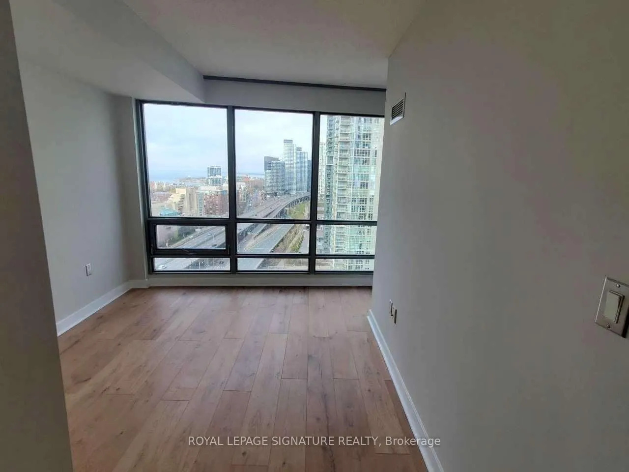 Photo 9 of Unit 2206, 5 Mariner Terrace, Toronto, Waterfront Communities — HOMEH
