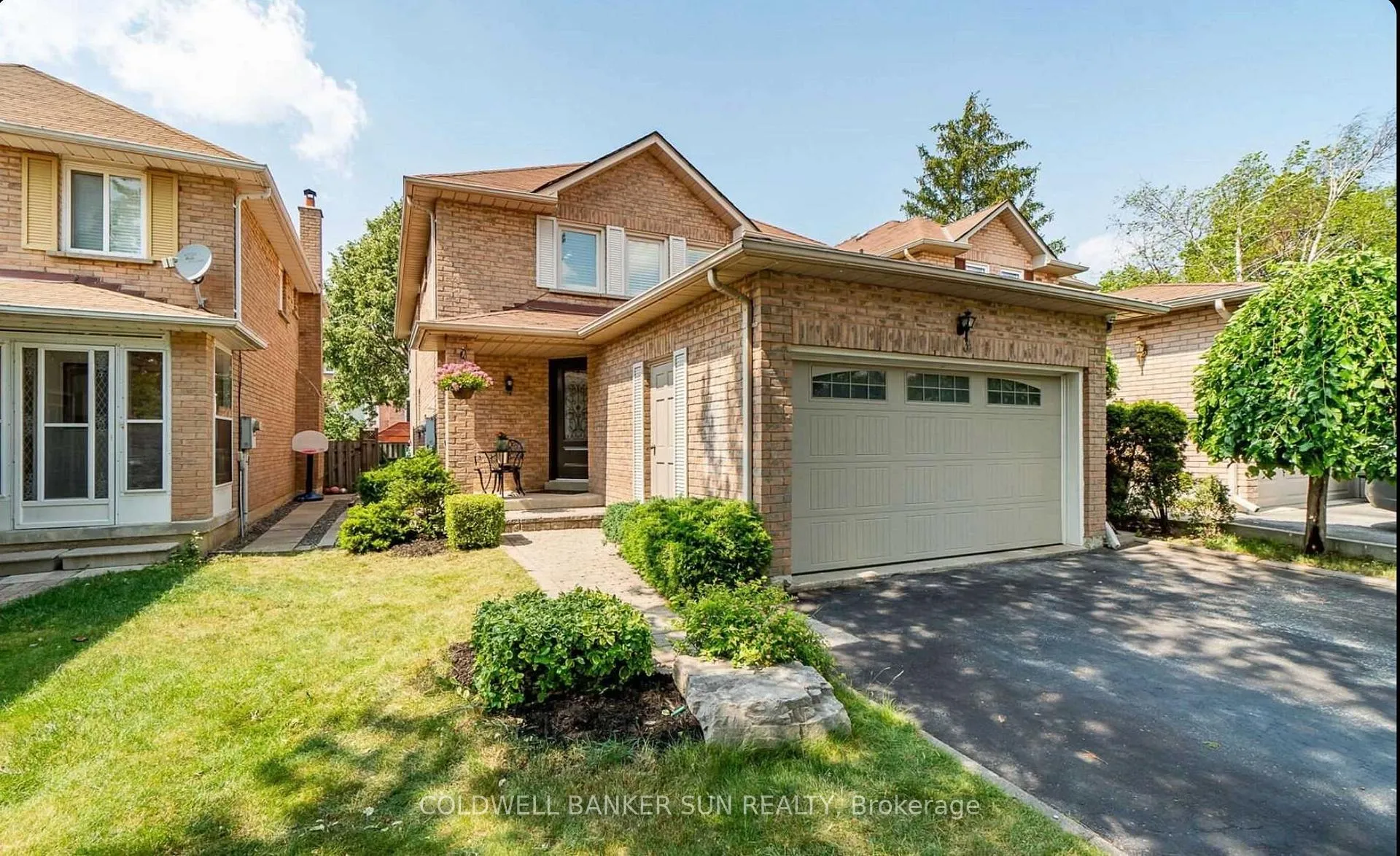 Photo 2 of 3 Cheviot Crescent, Brampton, Heart Lake East — HOMEH