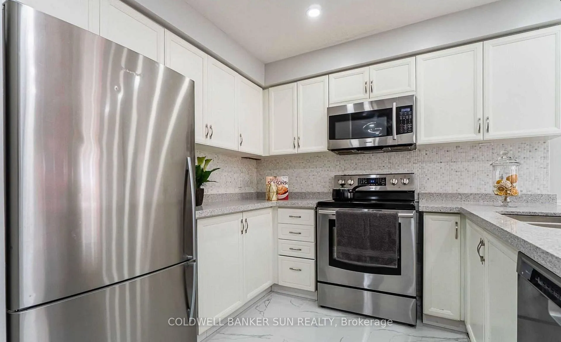 Photo 13 of 3 Cheviot Crescent, Brampton, Heart Lake East — HOMEH