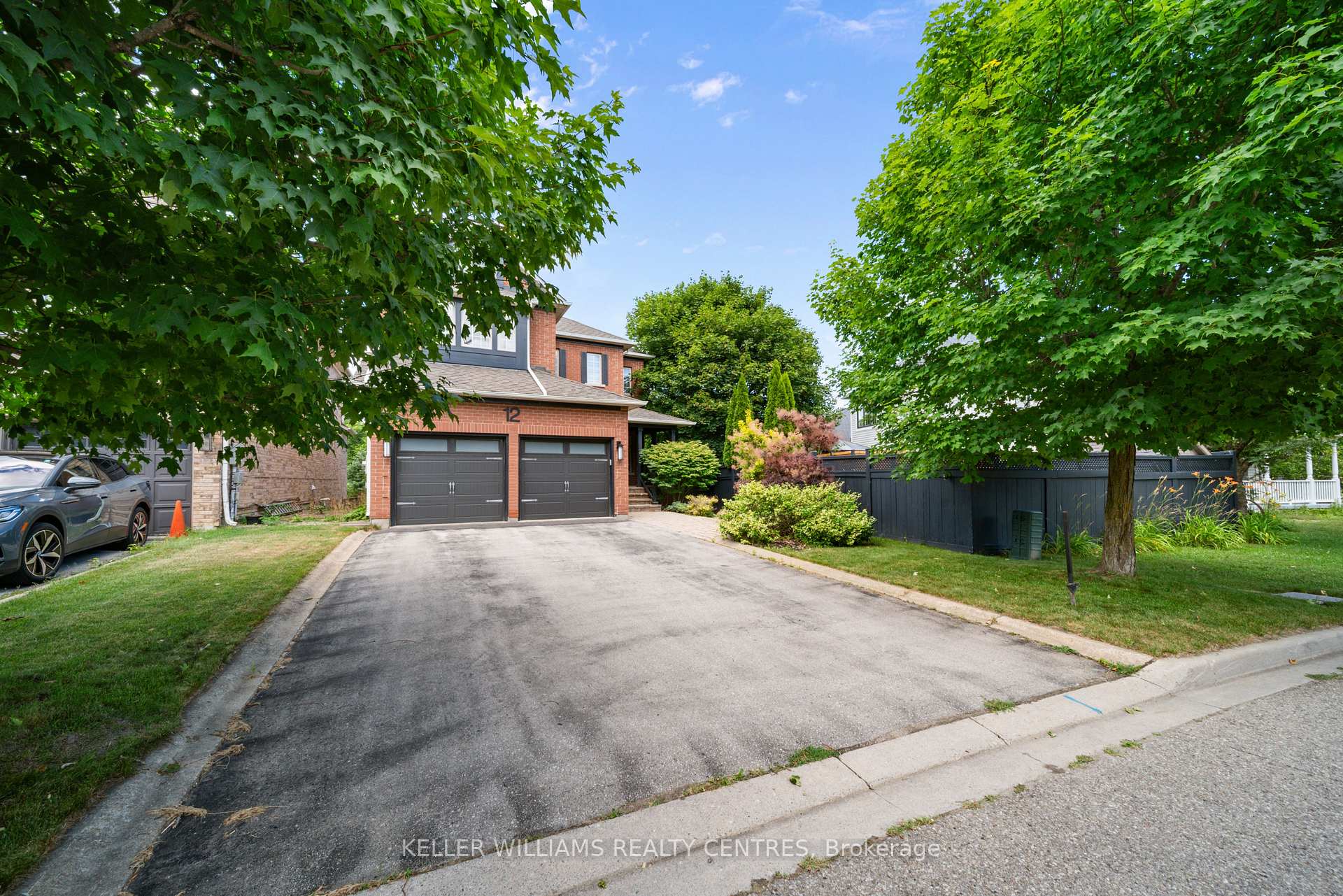 Photo 2 of 12 Quaker House Lane, King, Schomberg — HOMEH