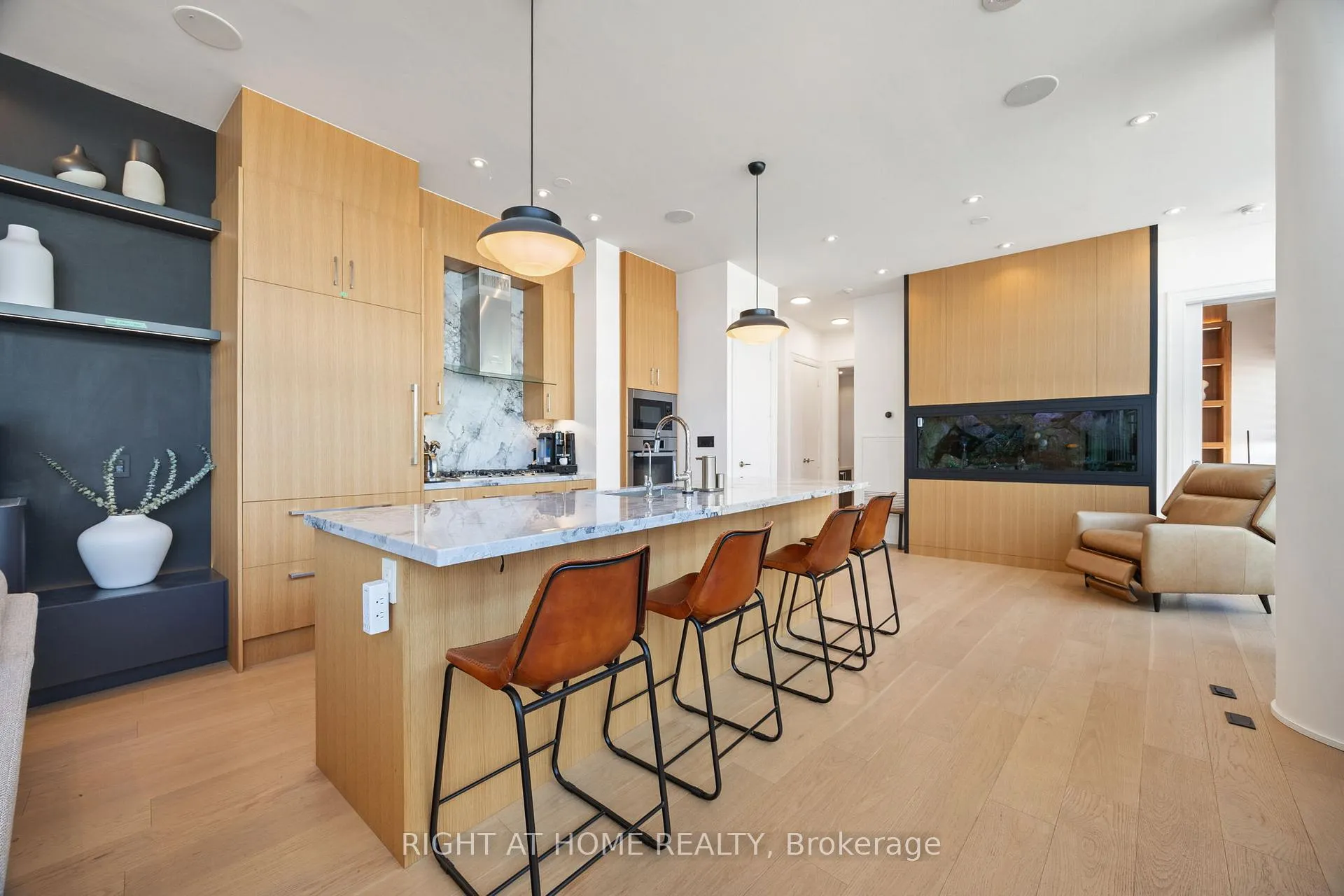 Photo 5 of Unit 1202, 39 Queens Quay E, Toronto, Waterfront Communities — HOMEH