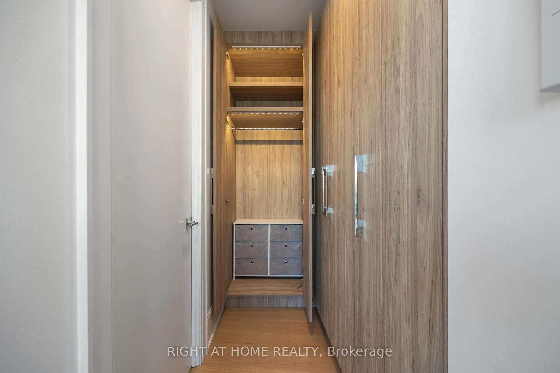 Photo 15 of Unit 1202, 39 Queens Quay E, Toronto, Waterfront Communities — HOMEH