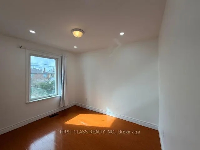 Photo 4 of Unit Main, 39 Lewiston Road, Scarborough, Dorset Park — HOMEH