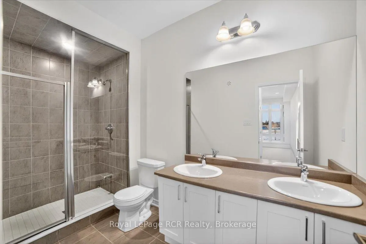 Photo 15 of 154 Elgin Street, Orillia — HOMEH
