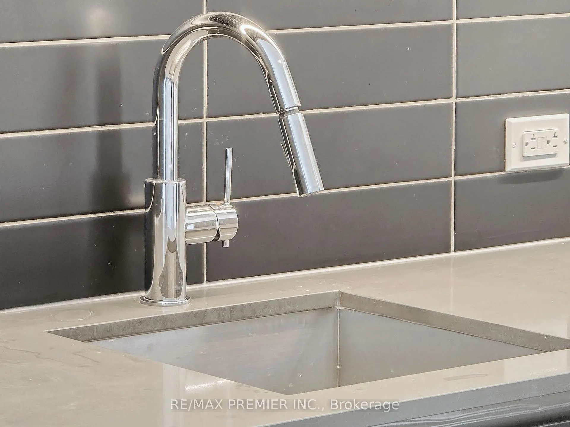 Photo 11 of Unit 2510, 7890 Jane Street, Vaughan, Vaughan Corporate Centre — HOMEH