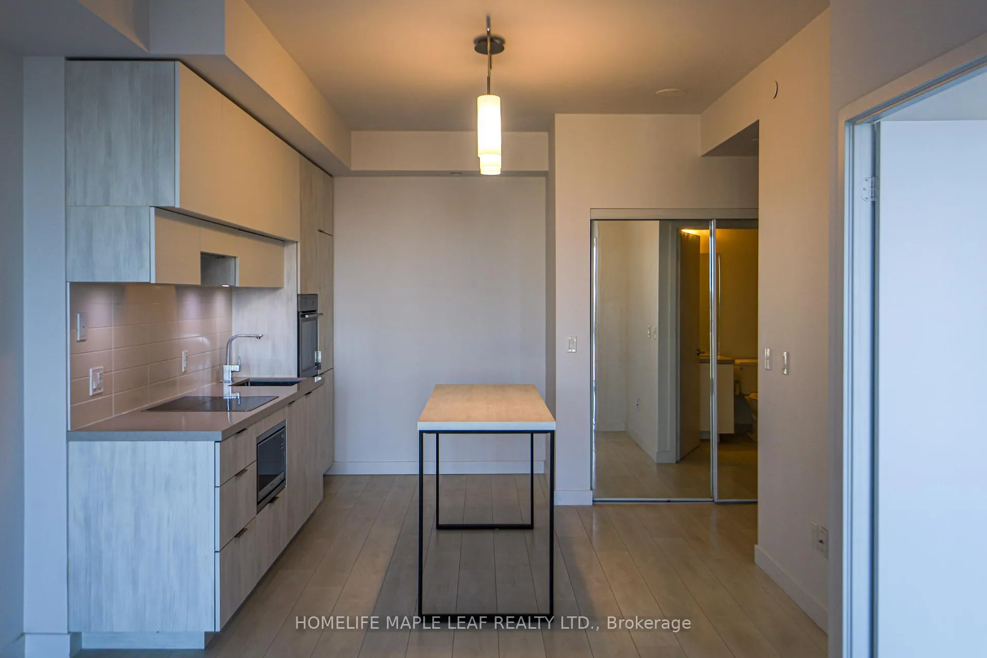 Photo 4 of Unit 1506, 8 Eglinton Avenue E, Toronto, Mount Pleasant West — HOMEH