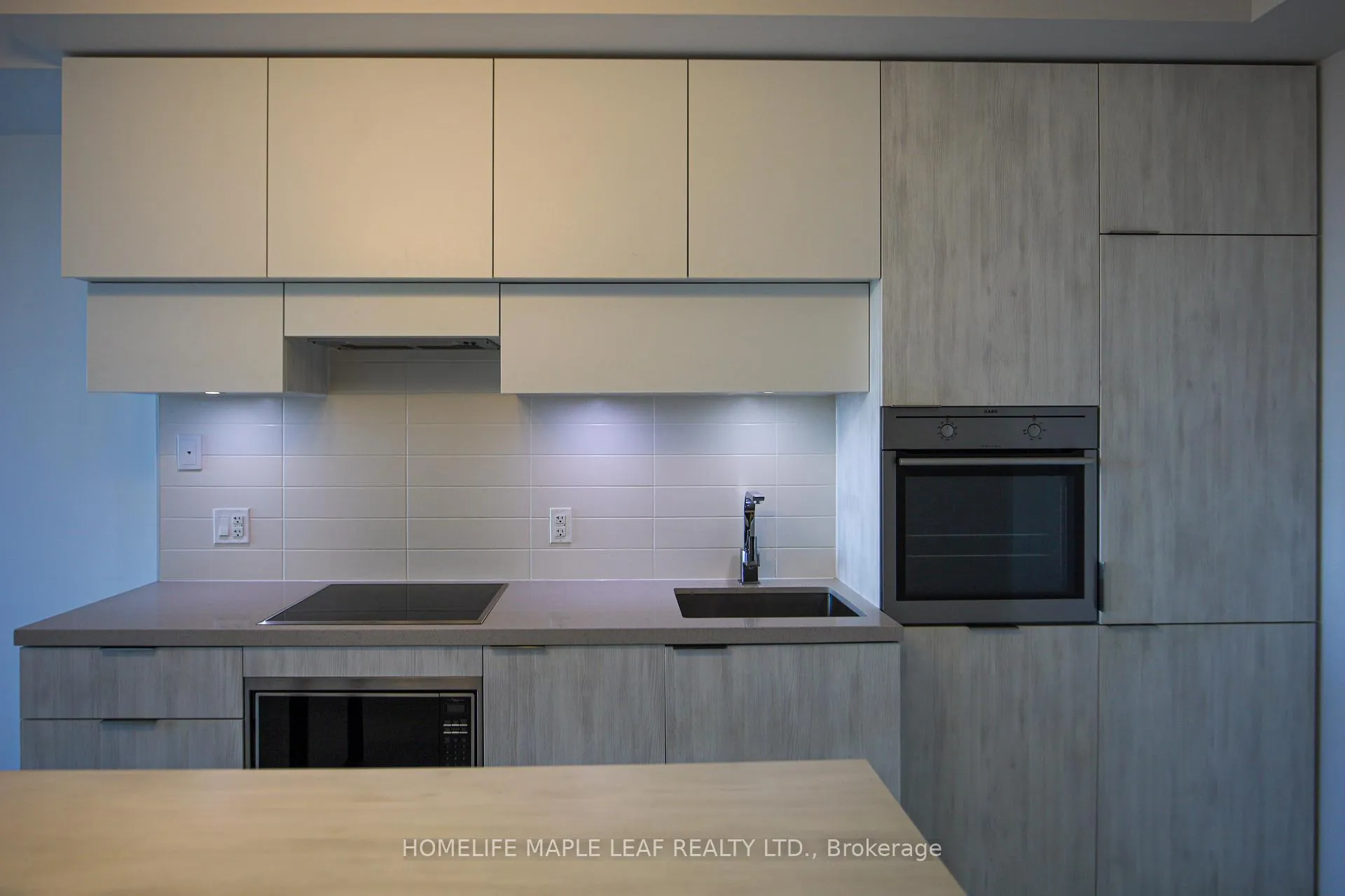 Photo 6 of Unit 1506, 8 Eglinton Avenue E, Toronto, Mount Pleasant West — HOMEH