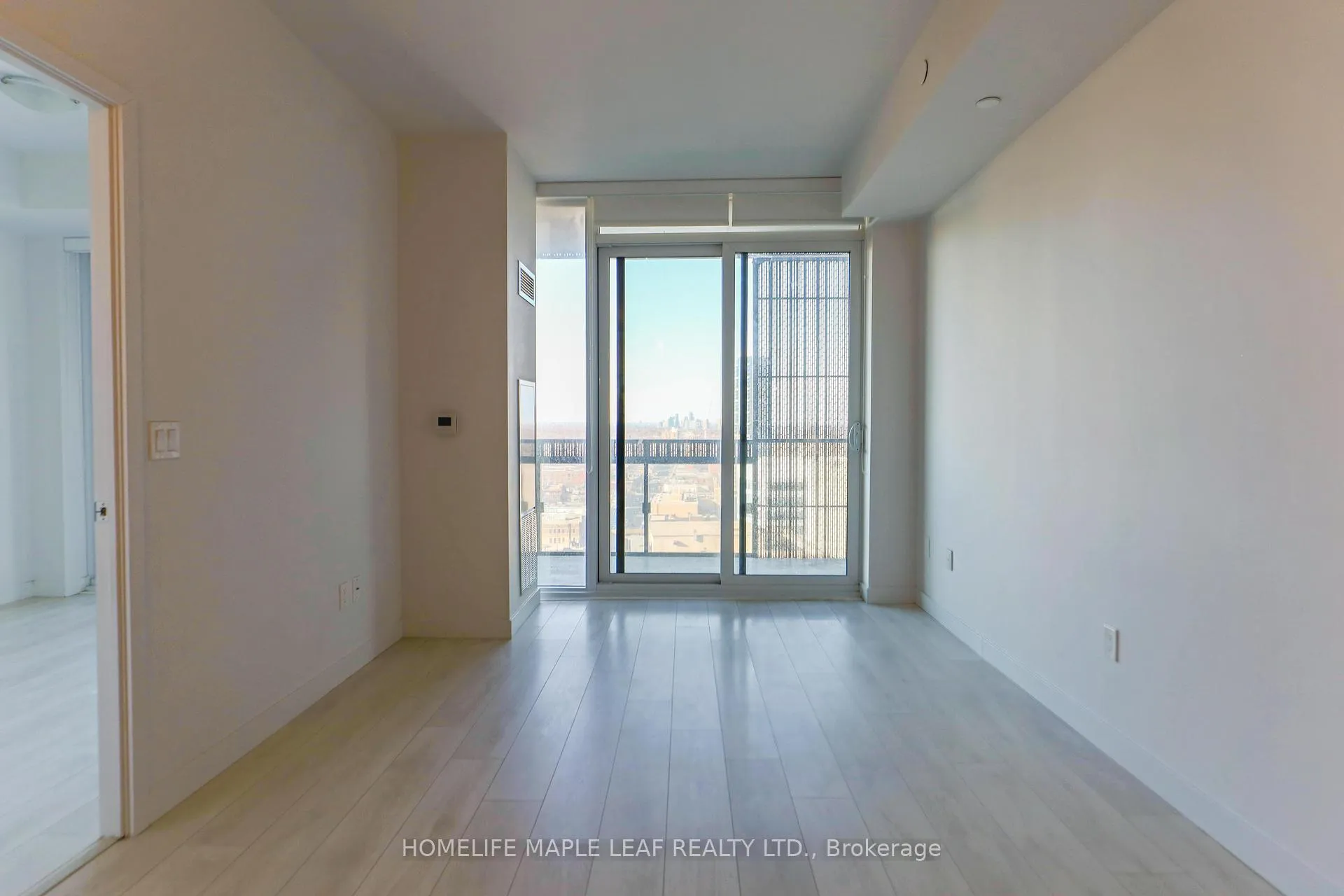 Photo 10 of Unit 1506, 8 Eglinton Avenue E, Toronto, Mount Pleasant West — HOMEH