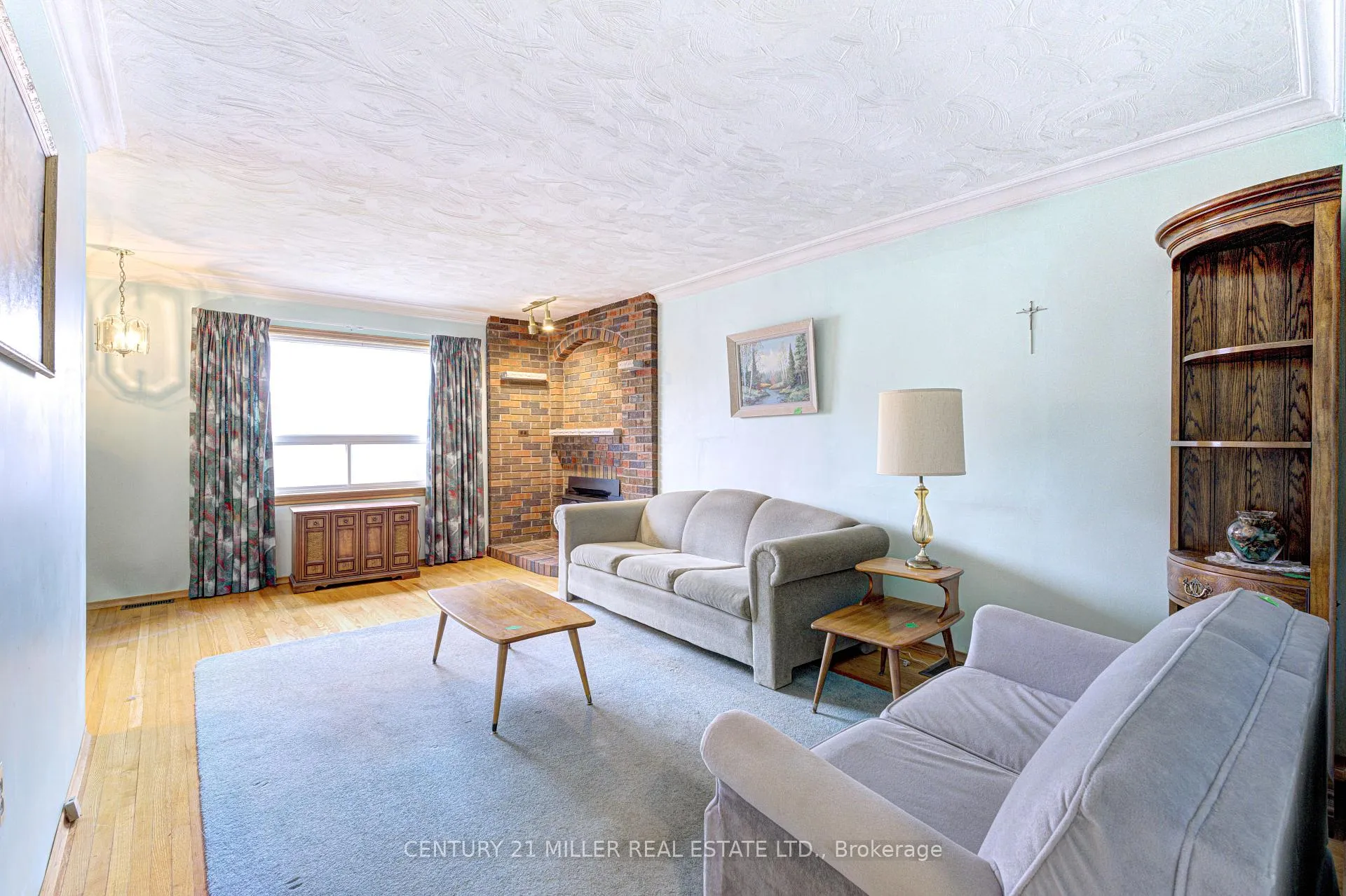 Photo 9 of 21 Dixon Road, Etobicoke, Humber Heights — HOMEH