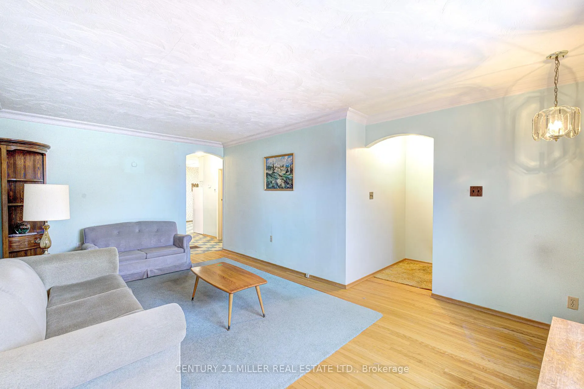 Photo 10 of 21 Dixon Road, Etobicoke, Humber Heights — HOMEH