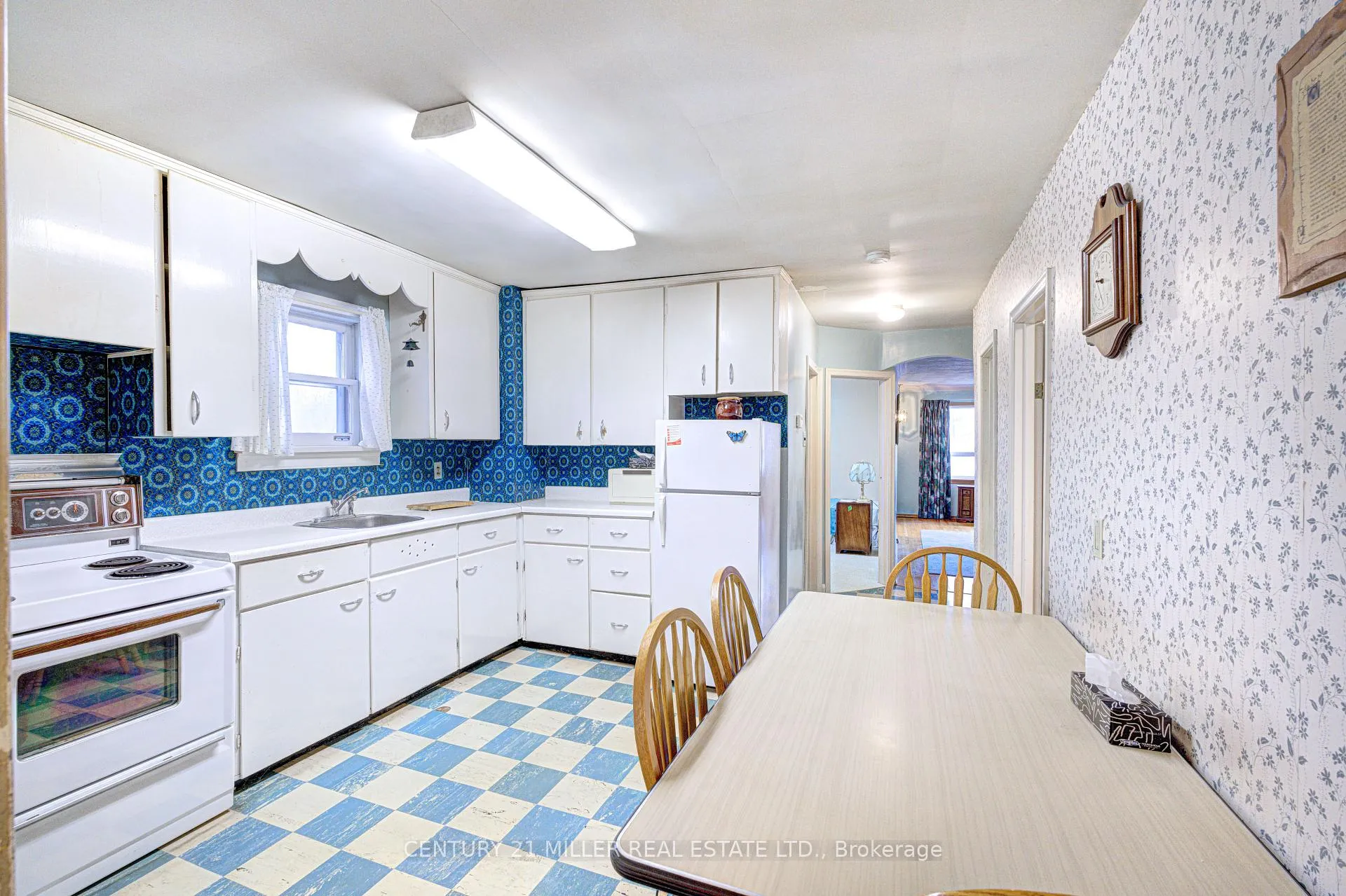Photo 14 of 21 Dixon Road, Etobicoke, Humber Heights — HOMEH