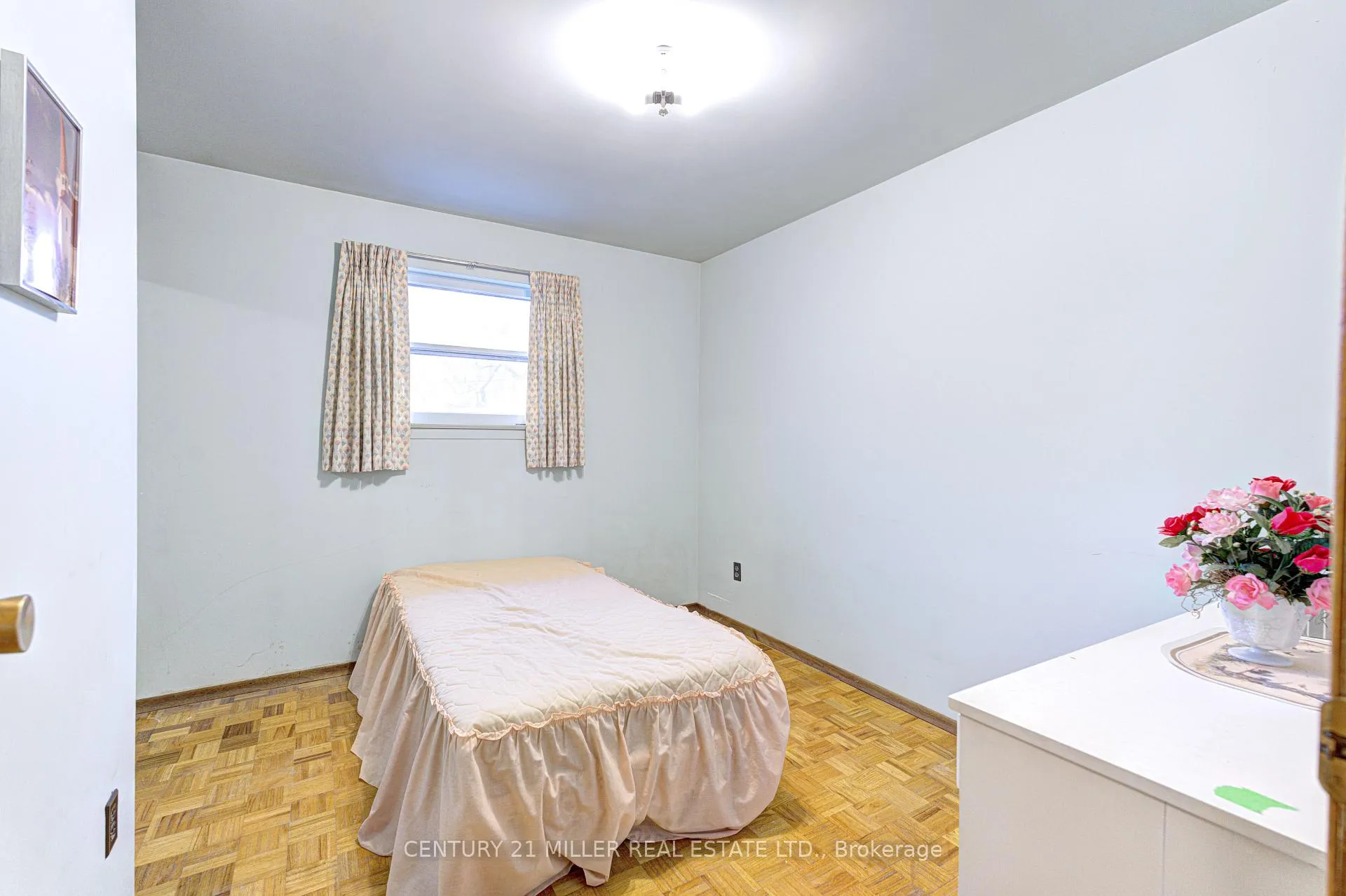 Photo 19 of 21 Dixon Road, Etobicoke, Humber Heights — HOMEH