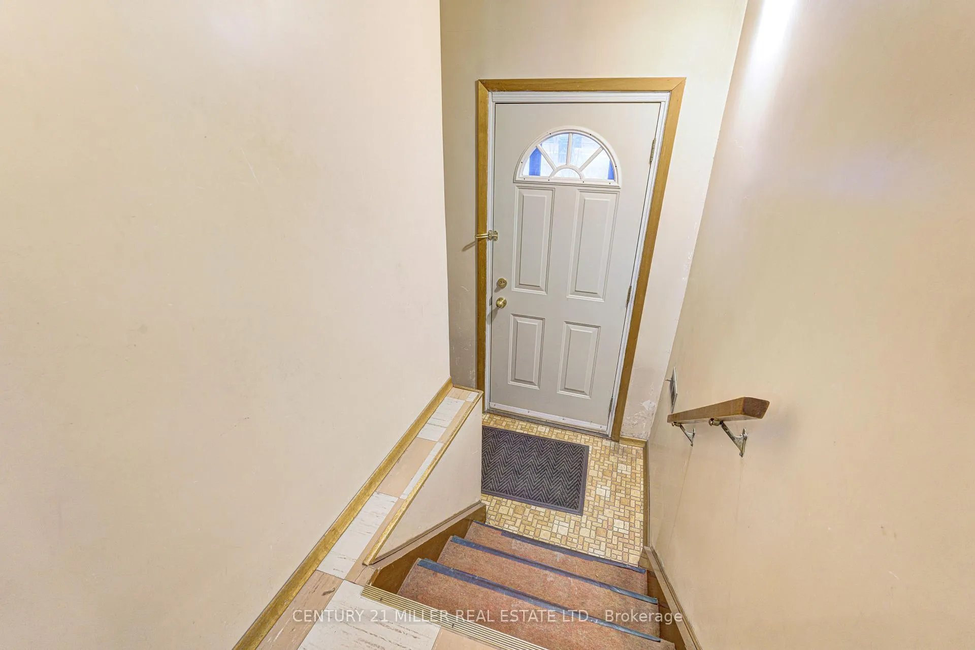 Photo 25 of 21 Dixon Road, Etobicoke, Humber Heights — HOMEH
