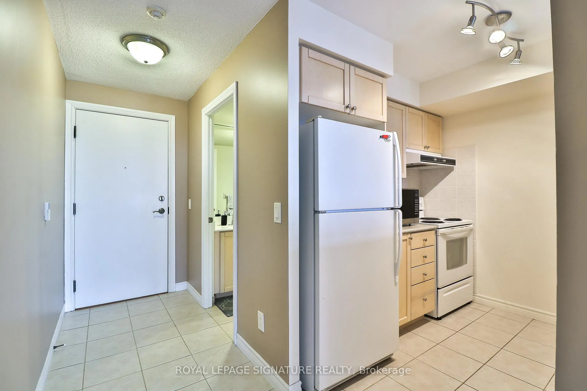 Photo 10 of Unit 2021, 700 Humberwood Boulevard, Etobicoke, West Humber-Clairville — HOMEH